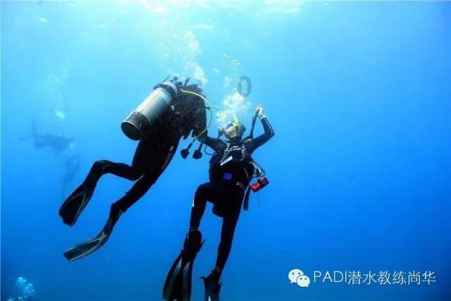 光大嘉宝(600622.SH)发预亏,预计2023年度巨亏20亿元,由盈转亏
